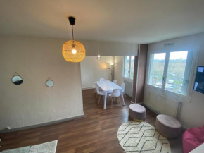 Bel appartement avec parking gratuit